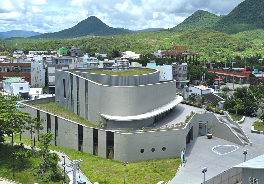 恆春文化中心劇場館啟用！王銘顯 X 日本建築師團紀彥：以船型設計與環形劇場，打造半島新舞台