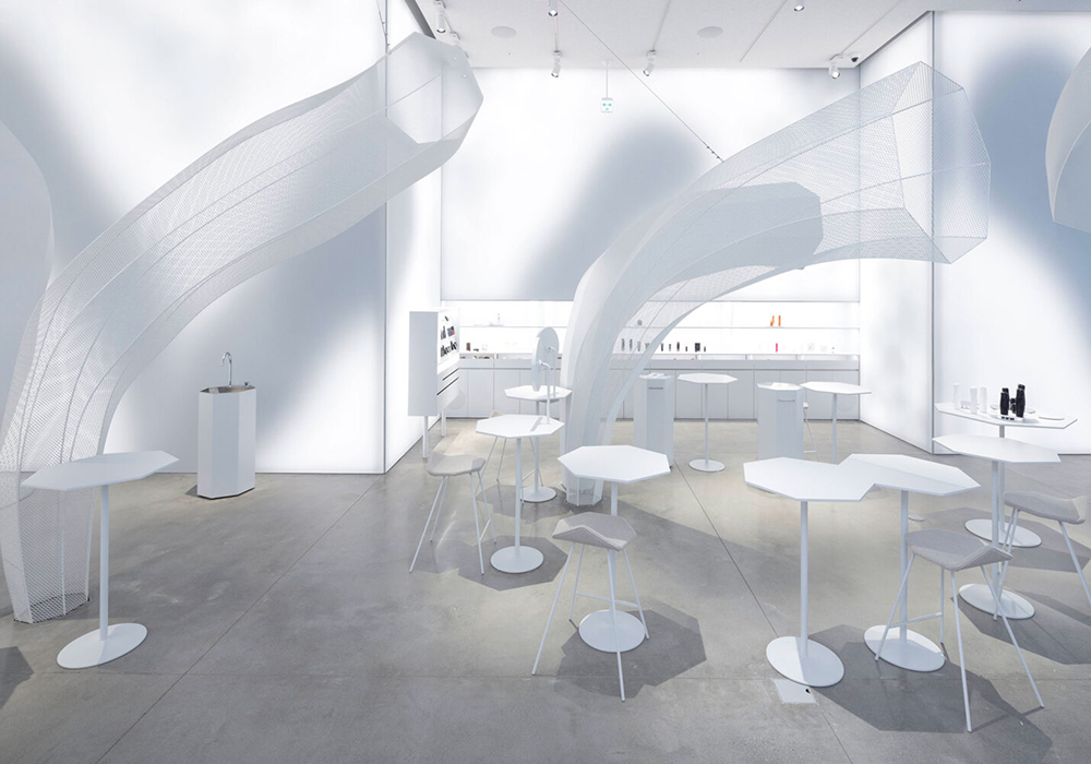 在純白花卉之森中探索美意識：妹島和世打造 POLA 銀座旗艦店，結合聲光與氣味喚醒內在之美