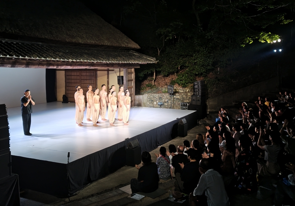 雲門舞集首登瀨戶內藝術祭！將《定光》搬進百年歌舞伎舞台，化身臺灣山林與居民共舞
