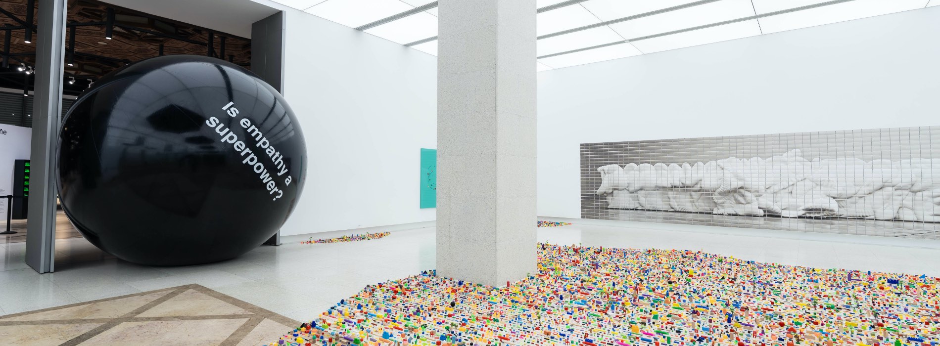 當觀看成為一場表演:基隆美術館年度大展《WE ARE ME — 我(們)到此一遊》揭幕!