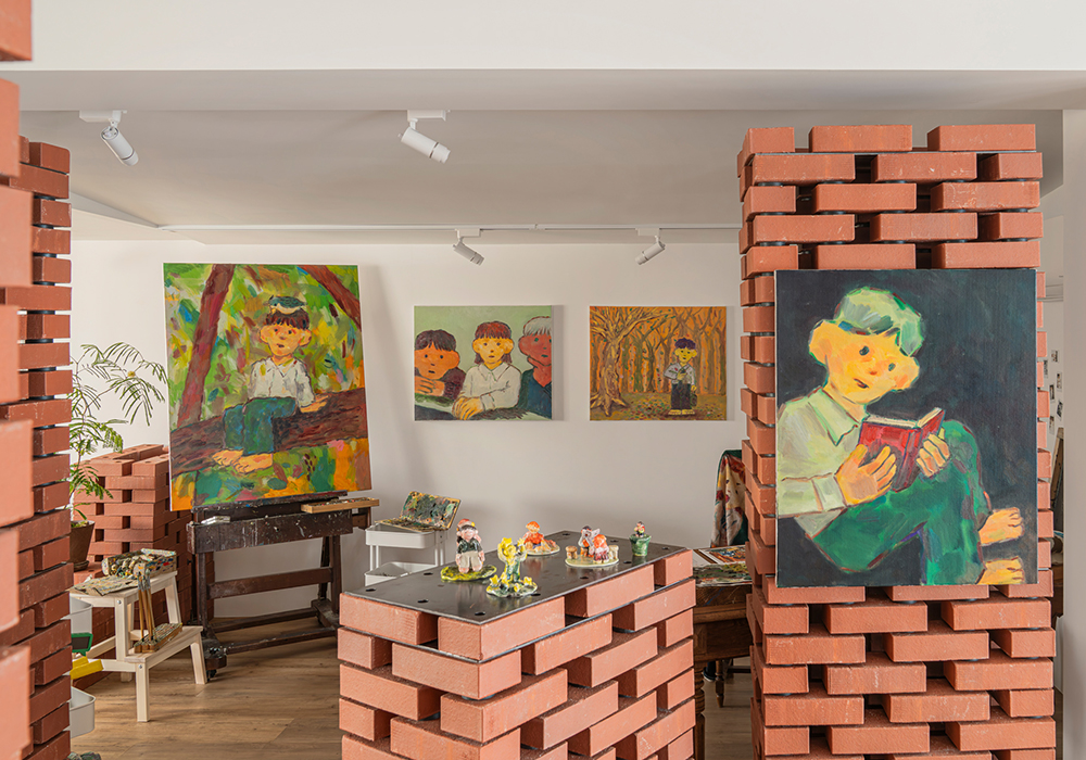 韓國藝術家 Qwaya 來台首展:從繪畫、光到設計家具,展開觀看日常的練習