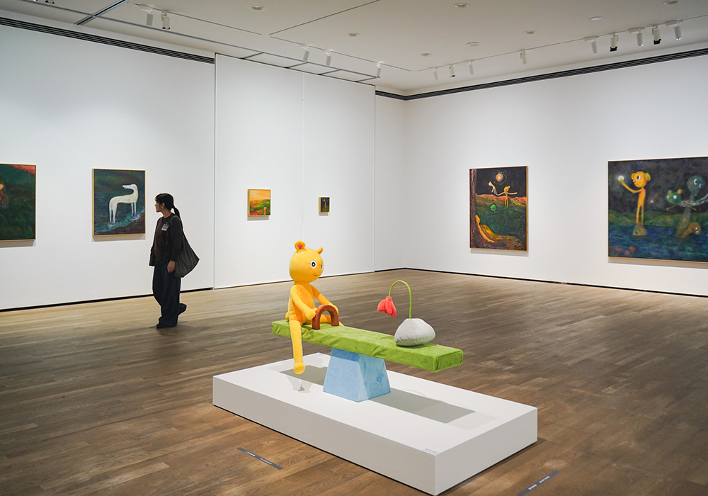 凝視模糊地帶：陳威廷個展《一抹灰》以石版畫、詩集等創作探索存在輪廓