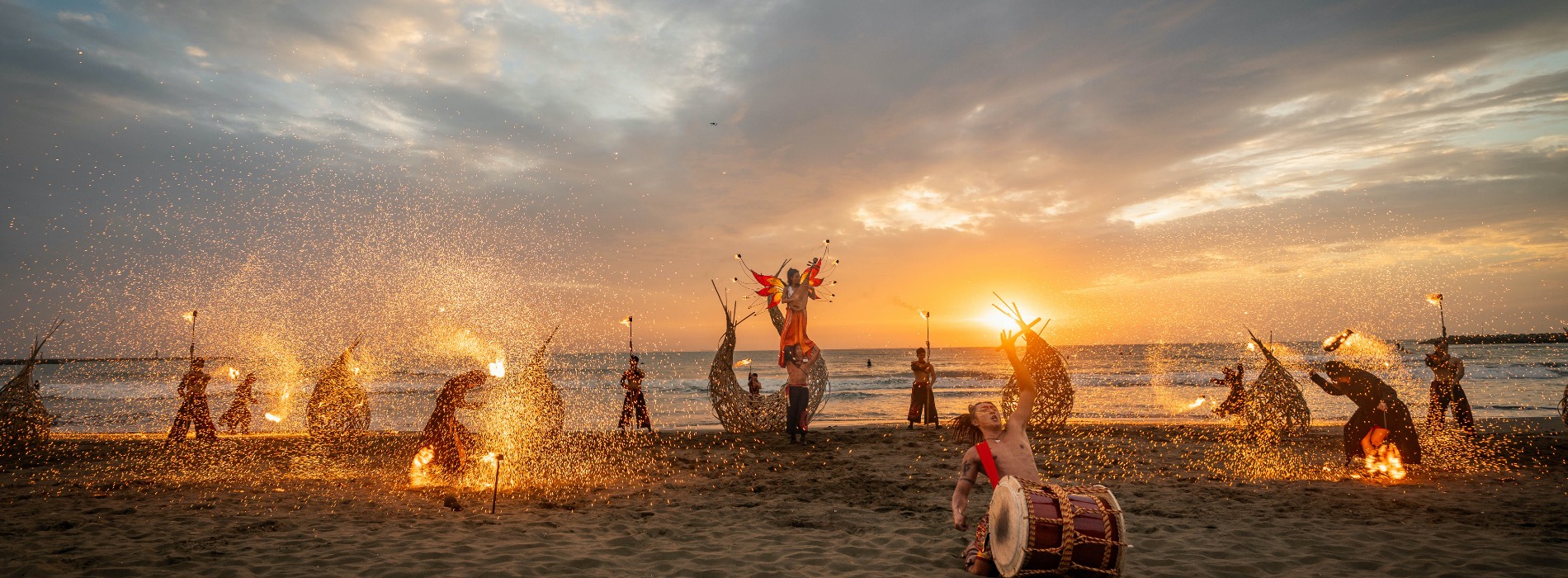 台灣首屆國際火舞藝術節《火神祭》台南登場:以漁光島為舞台,跨國共製大型火舞劇場