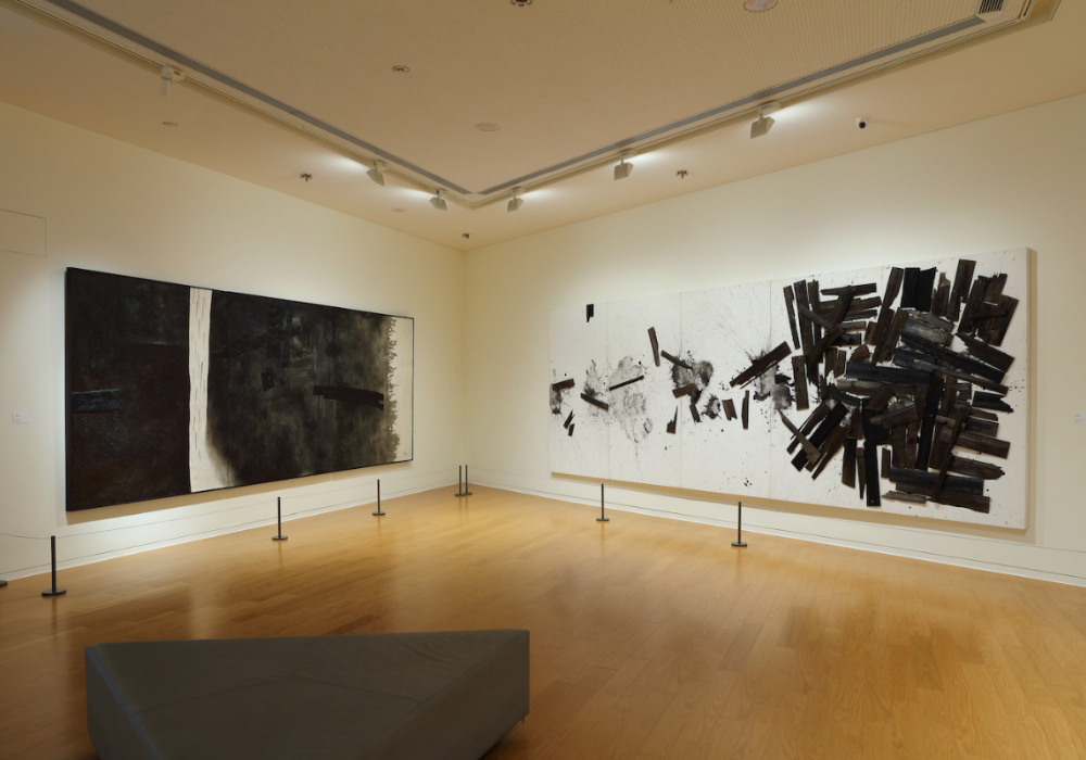《王懷慶:五十年創作精選展》亮點!與安藤忠雄的空間相遇、拆解權力與關係的「椅子系列」