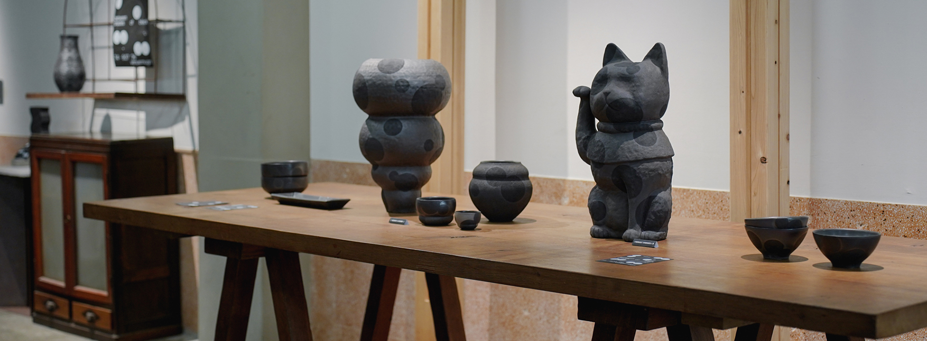 當黑成為一種語言：嘉義木更《黑語未止》周易伯陶藝展，在器物中展開與生活的對話