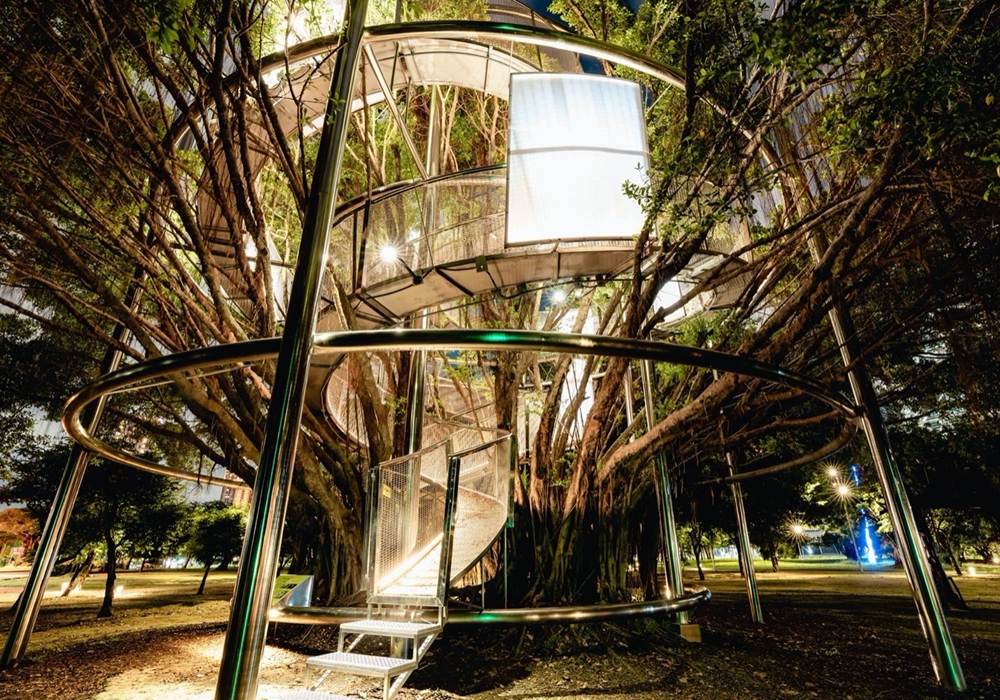 登上老榕樹眺望愛河灣!顏名宏打造駁二大義公園 360 度環景藝術裝置「大樹宇宙」