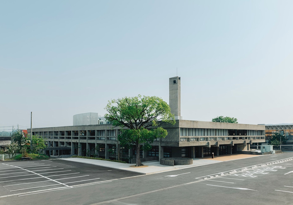 坂倉準三名作新生!伊賀舊市政廳化身設計旅宿等複合空間,現代主義建築經典開啟嶄新篇章