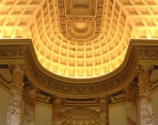 英國室內設計第一人，William Kent 引領 18 世紀宅邸潮流