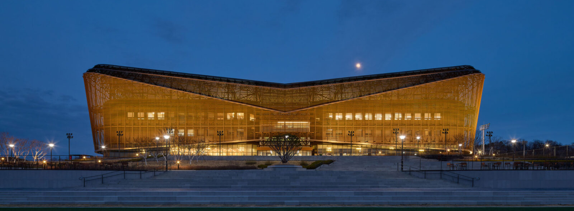韓國國家足球新基地揭幕！荷蘭 UNStudio 順應山坡地形，打造一座向城市開放的足球小城
