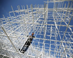 穿透建築，藤本壯介操刀 2013 蛇形藝廊夏日展館