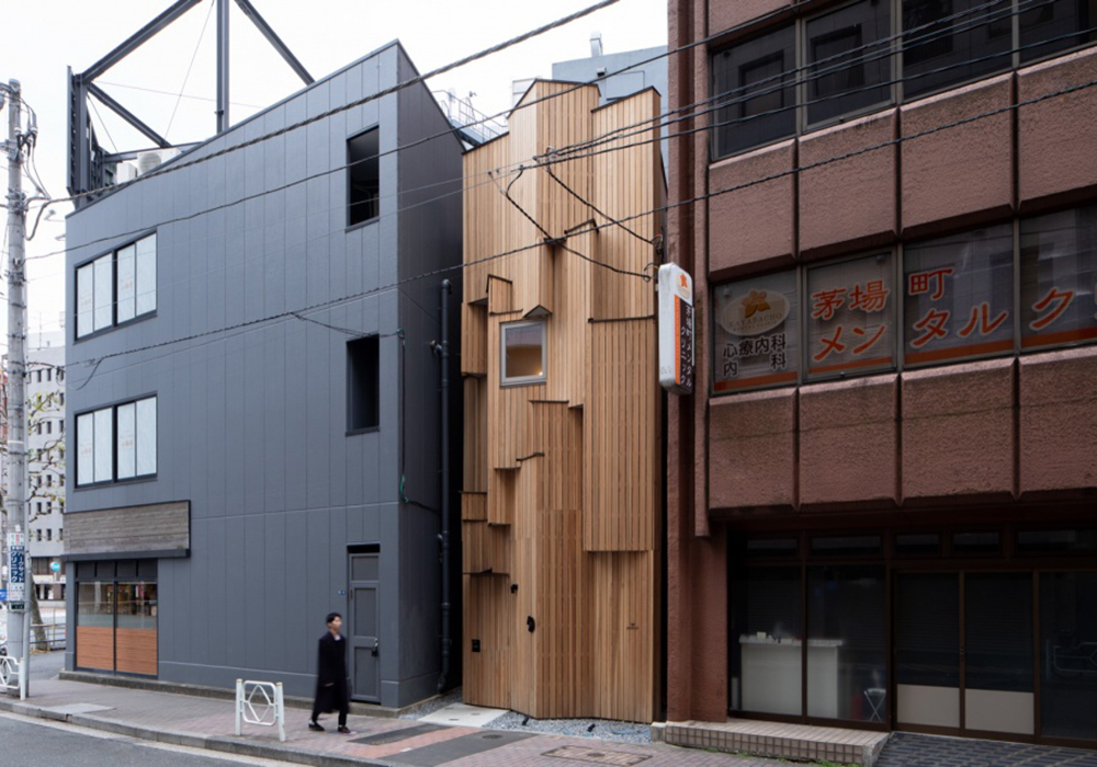 東京都心縫隙中的木構風景：prewood 宛如堆疊積木，以可拆解設計實踐永續想像