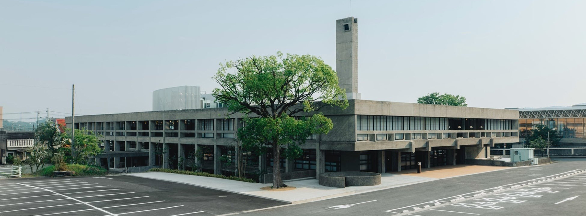 坂倉準三名作新生!伊賀舊市政廳化身設計旅宿等複合空間,現代主義建築經典開啟嶄新篇章