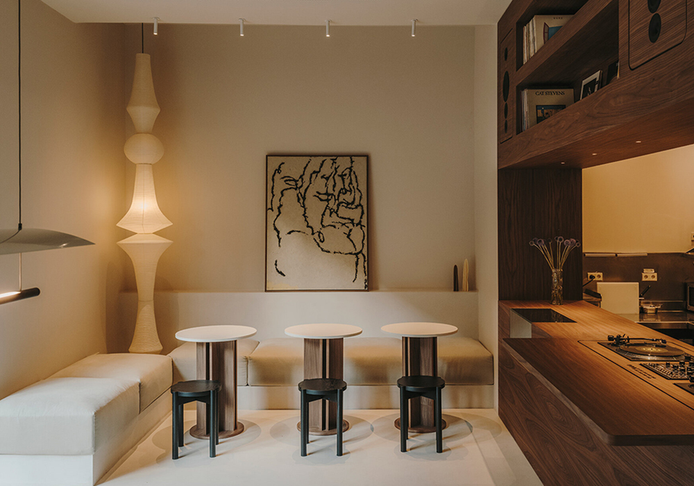 巴賽隆納 JAÇ HiFi Café:結合爵士喫茶文化與現代簡約設計的城市綠洲