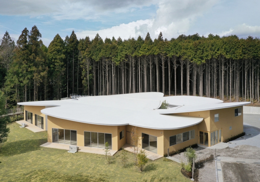 森林裡的幼稚園!山下貴成團隊打造Children’s Forest:如浮雲般的彈性空間,在大地遊樂場自在成長