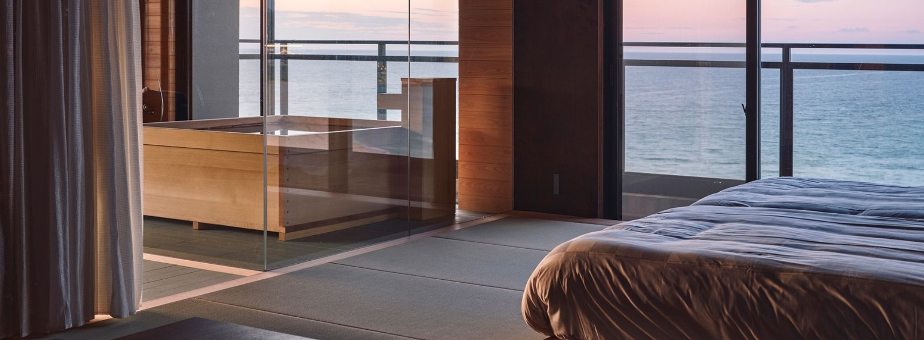 讓視線始終與海保持連結：京都京丹後老字號旅館翻新，打造面海的溫泉旅宿體驗