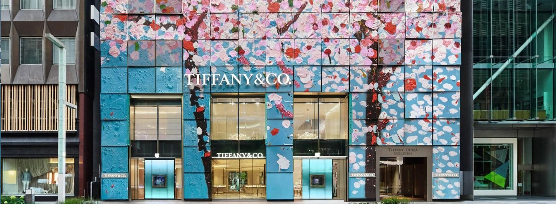 Tiffany銀座旗艦店抹上櫻花妝!英國藝術家Damien Hirst替隈研吾建築換上浪漫外牆