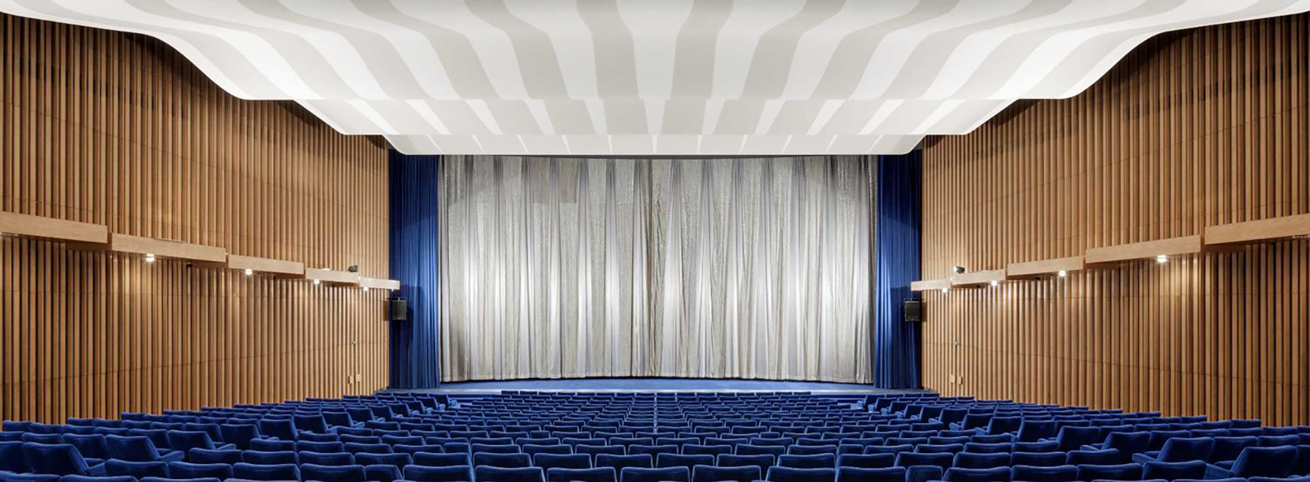 柏林電影殿堂「Kino 國際影院」重新開放！全面翻新延續 60 年代現代主義風華