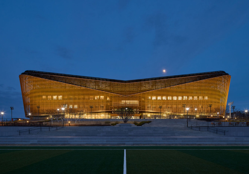 韓國國家足球新基地揭幕！荷蘭 UNStudio 順應山坡地形，打造一座向城市開放的足球小城