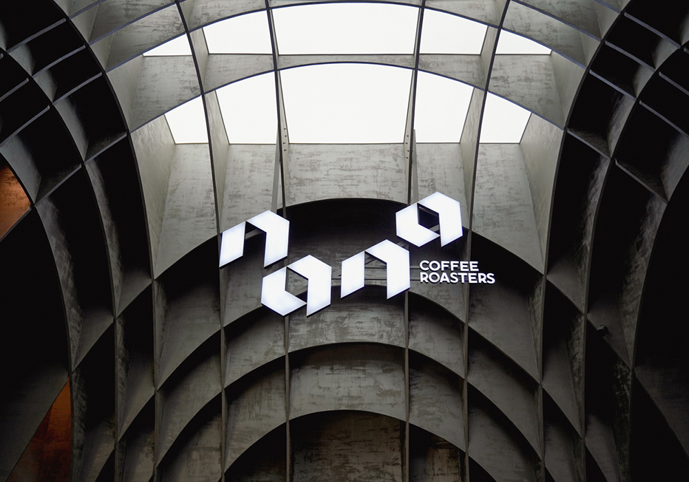 泰國精品咖啡 NANA Coffee Roasters 攜手 IDIN Architects,以「洞穴」意象打造 Central Westville 分店