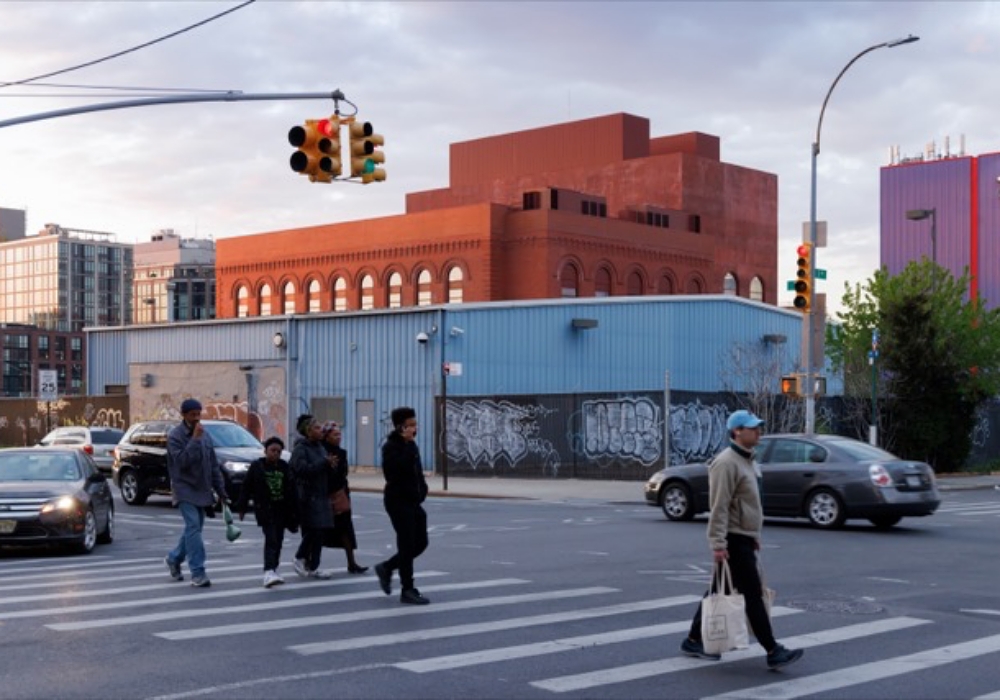 Herzog & de Meuron 操刀!紐約藝術創意巢穴 Powerhouse Arts,百年廢棄遺跡「蝙蝠洞」重生