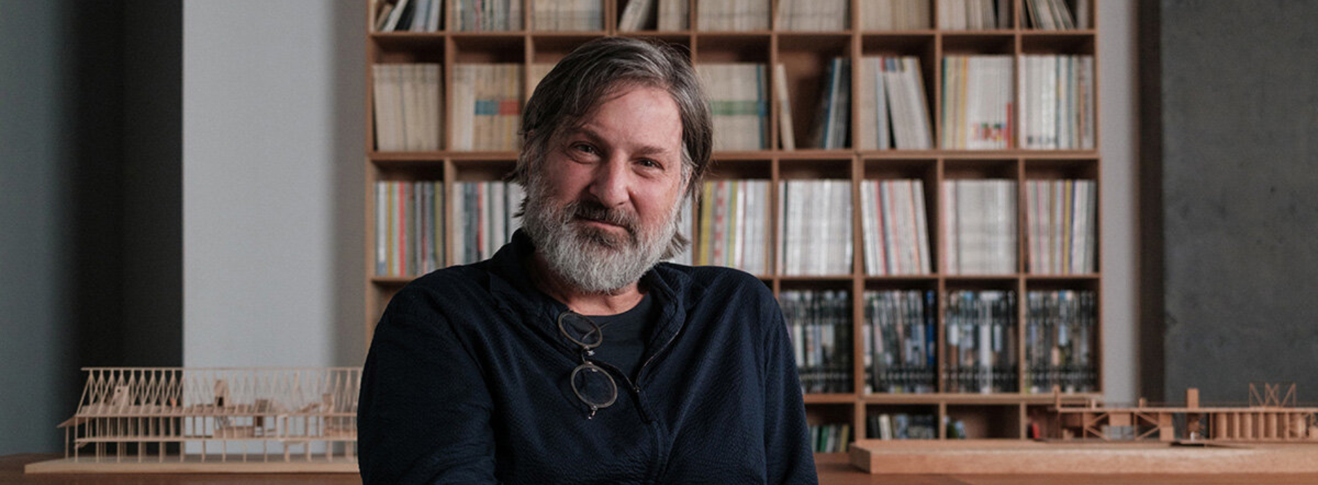 從智利懸崖住宅到倫敦時尚舞台：2026 普立茲克建築獎得主 Smiljan Radić Clarke 的 6 個必看代表作