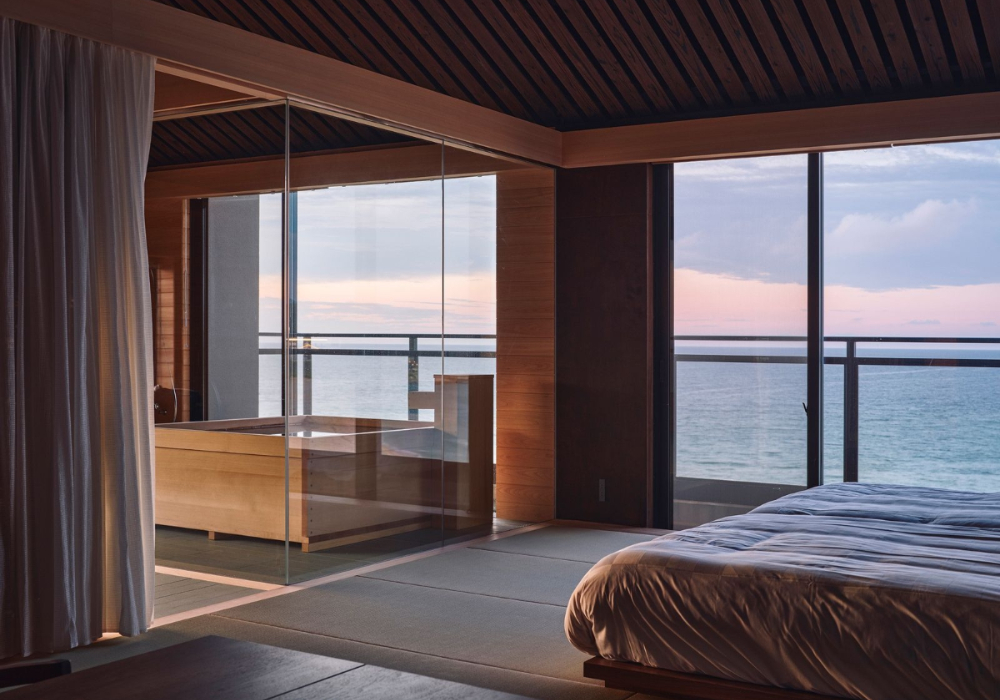 讓視線始終與海保持連結：京都京丹後老字號旅館翻新，打造面海的溫泉旅宿體驗