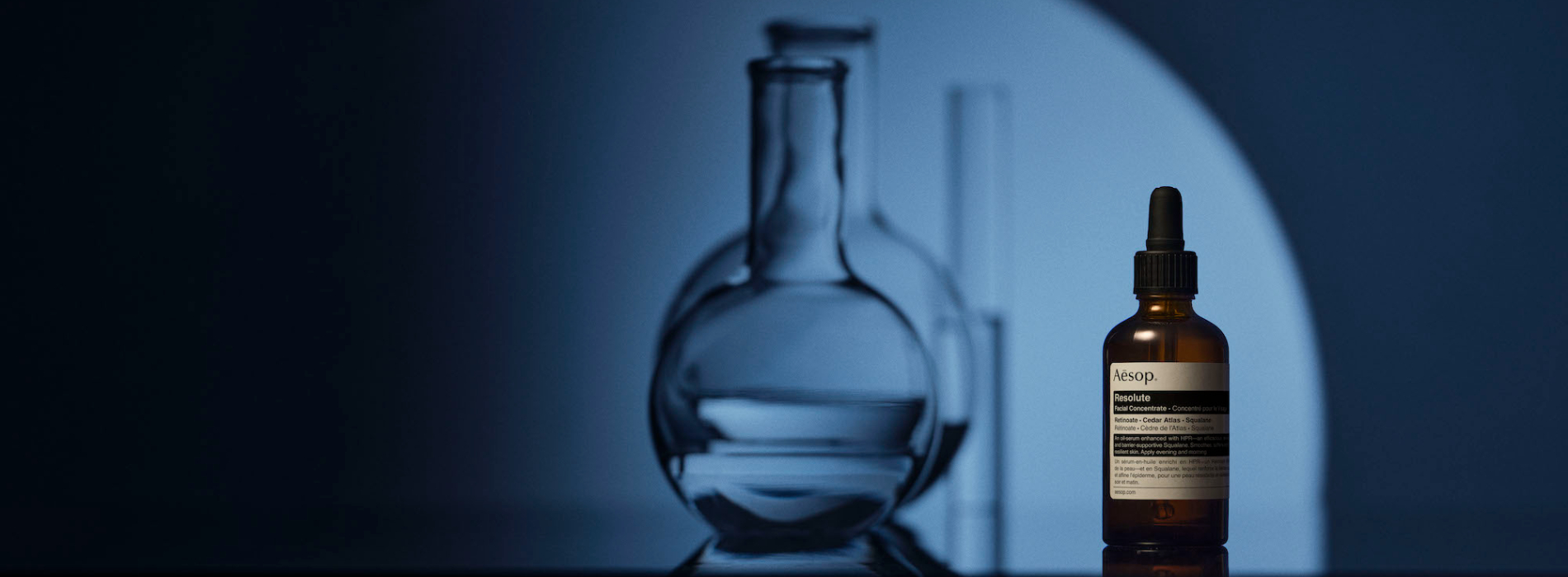時間的韌性，在肌膚上悄悄延展：Aesop 全新臉部保養系列首款「時韌煥肌精粹油」