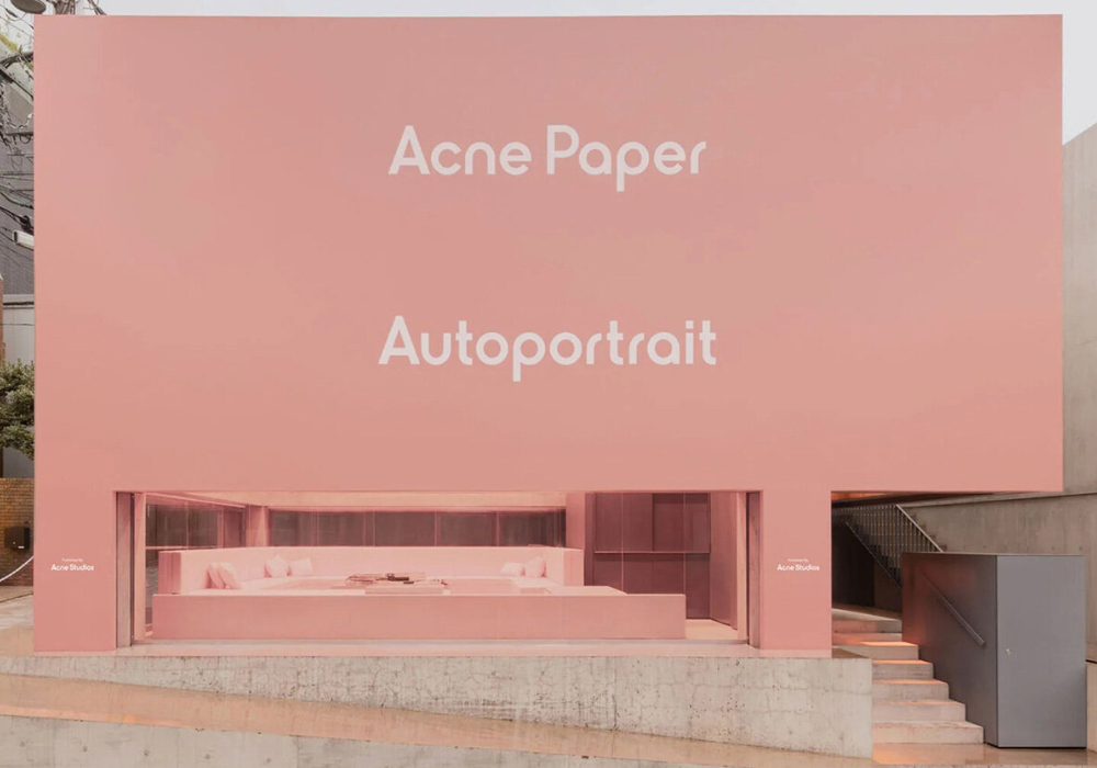 同樣都是 Pink Space！Alaïa、Acne Studios 如何用粉紅色打造不同品牌空間？