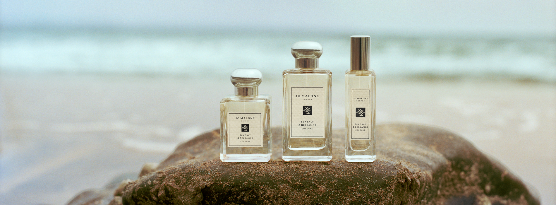 Jo Malone 海鹽家族睽違 12 年迎新作！「海鹽與佛手柑」保留熟悉海鹽礦物感，但多了柑橘亮度