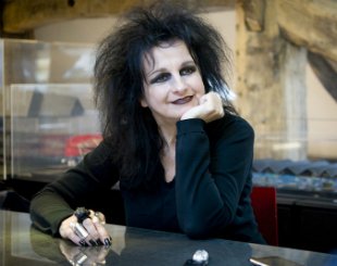 【2013 巴黎家具家飾展】法國建築師 Odile Decq 獲頒年度設計師大獎
