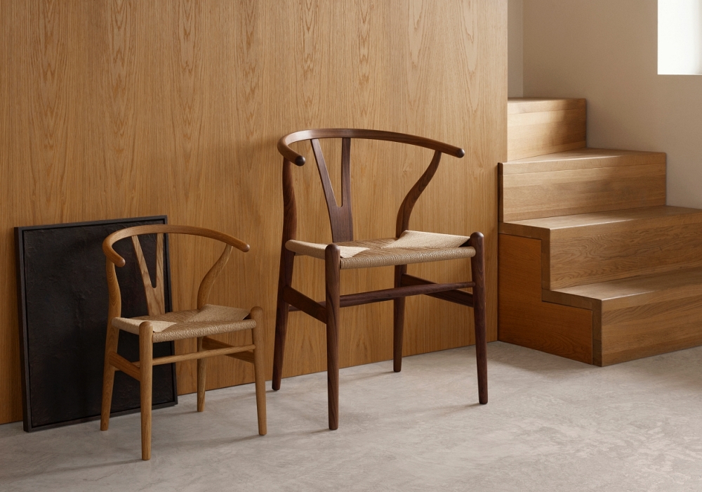 照了縮小燈的Y-Chair!慶祝Hans J. Wegner 100歲,Carl Hansen & Søn 推出標誌性叉骨椅CH24兒童版