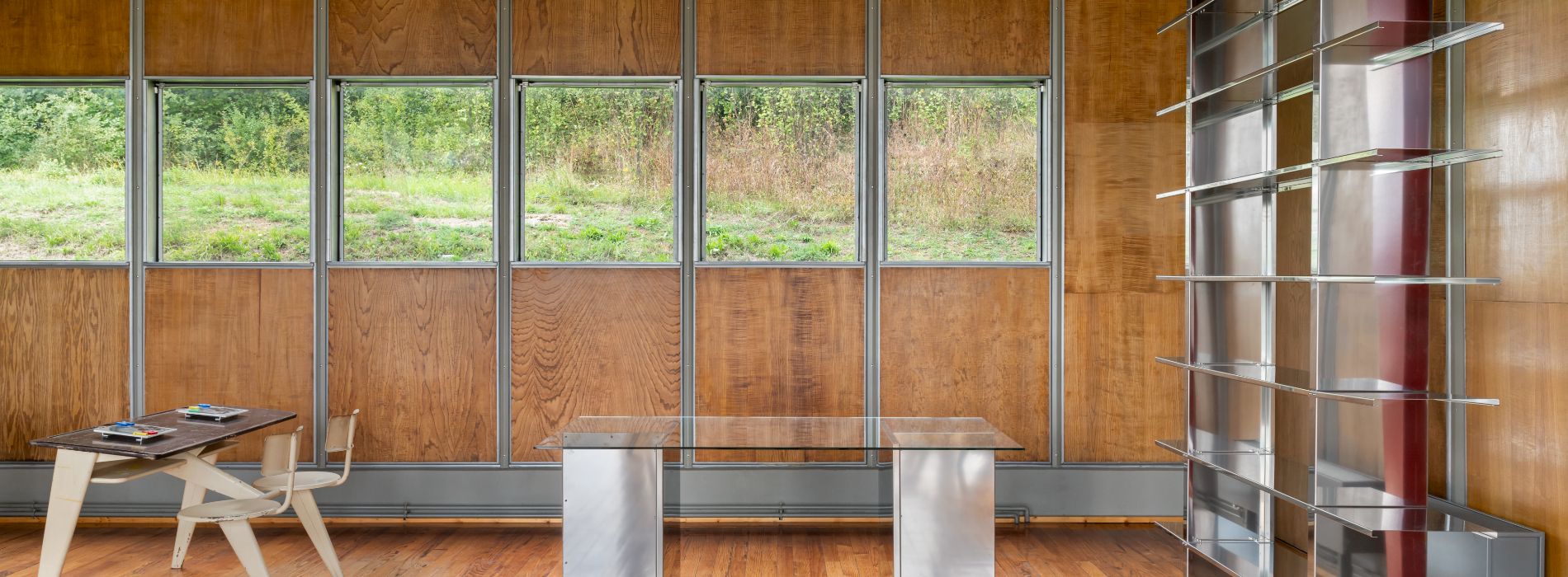 不鏽鋼偏執狂的幾何求解：義大利家具品牌 NM3 登台，掀金屬工藝新浪