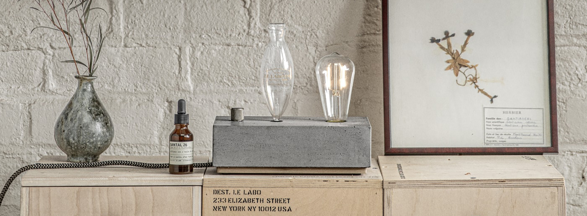 將香氣化為可見微光！Le Labo 全新「混凝土擴香器」在光影起伏間安放居家日常