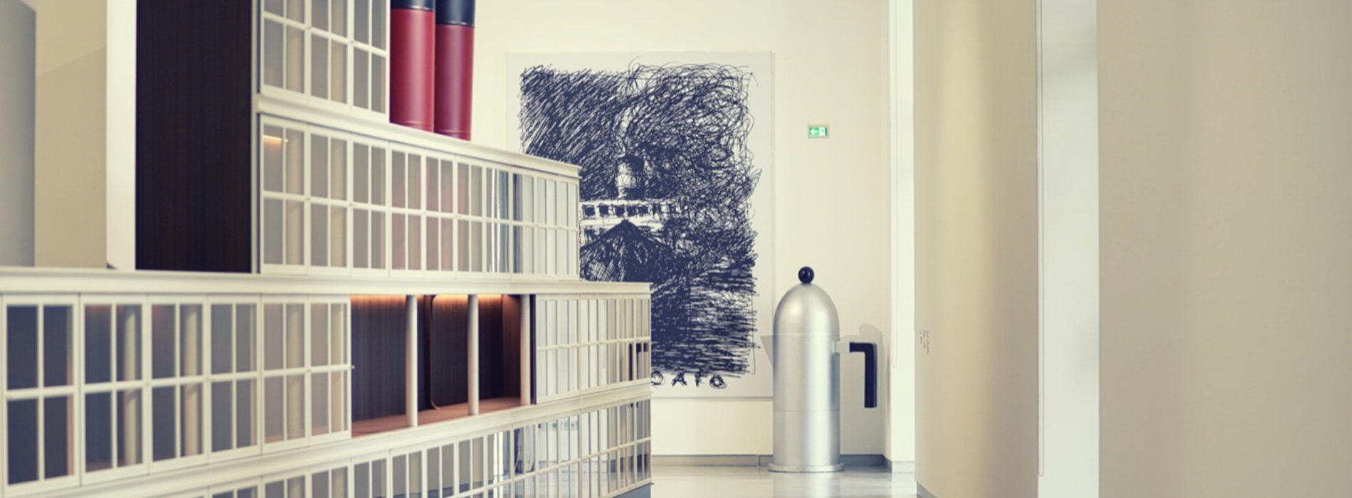 回顧建築大師Aldo Rossi的多重設計宇宙!二十世紀博物館展出《ALDO ROSSI. DESIGN 1960-1997》