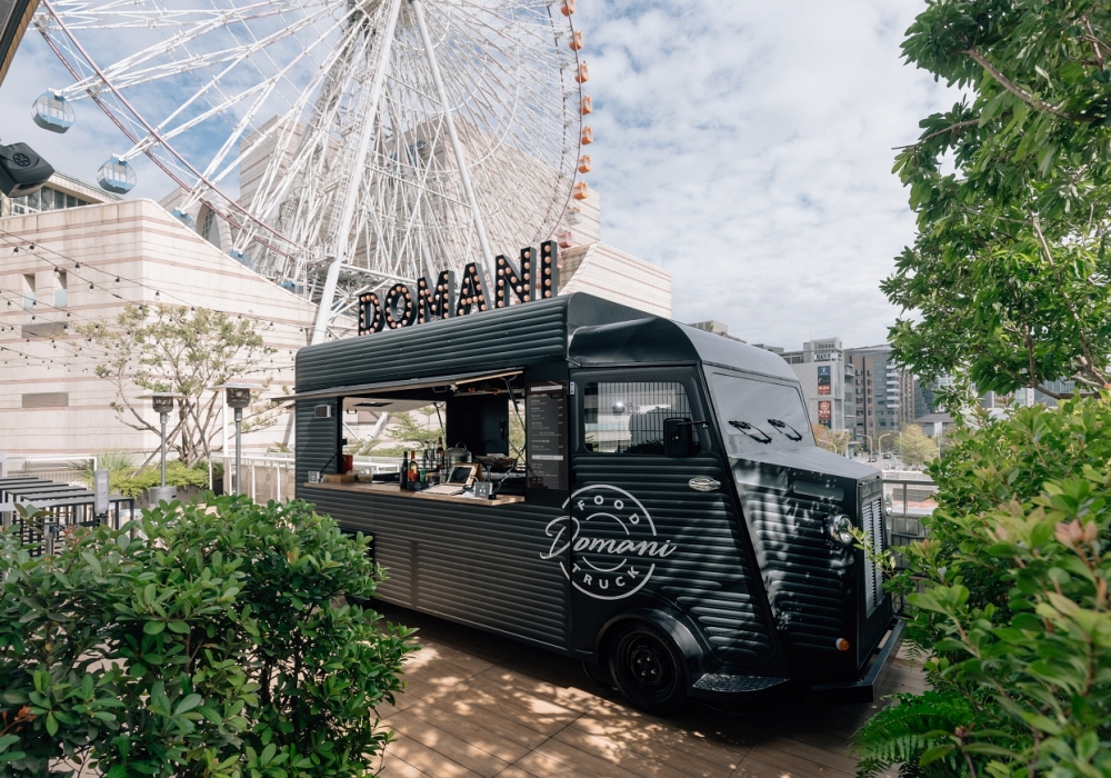 聖誕跨年聚餐新點!Domani Food Truck義式餐車:戶外摩天輪全景、道地義式燒烤,享受開胃酒慢時光