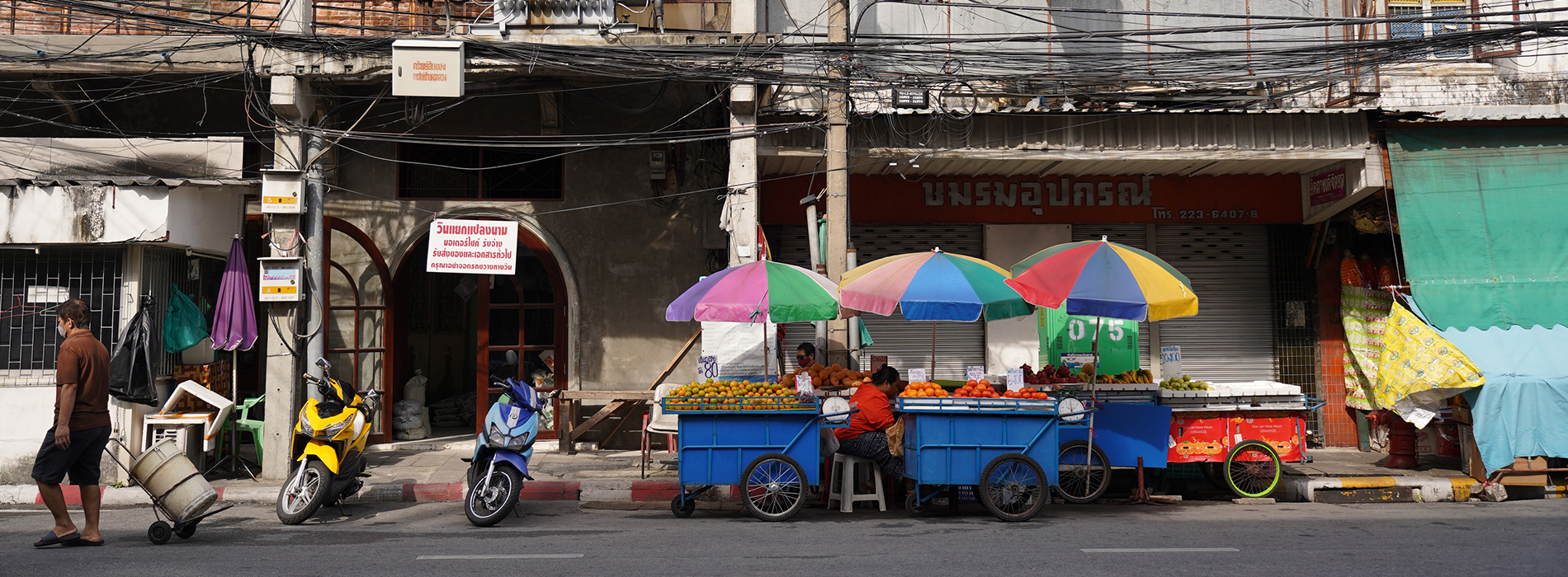 專訪泰國建築師 Chatchavan Suwansawat：走進曼谷的「雜亂」，重新理解一座城市