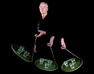 與 HAN Gallery 的相遇，專訪 Droog 設計創辦人海斯‧貝克（Gijs Bakker）