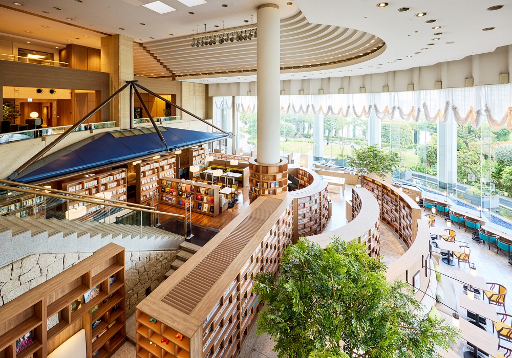 The Library Lounge 東京品川新開幕！2.5 萬冊書牆、咖啡與共享空間的複合式靈感場所