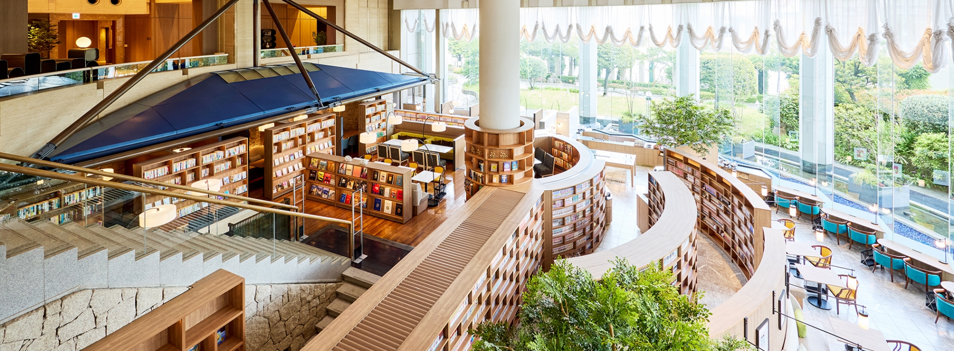 The Library Lounge 東京品川新開幕！2.5 萬冊書牆、咖啡與共享空間的複合式靈感場所
