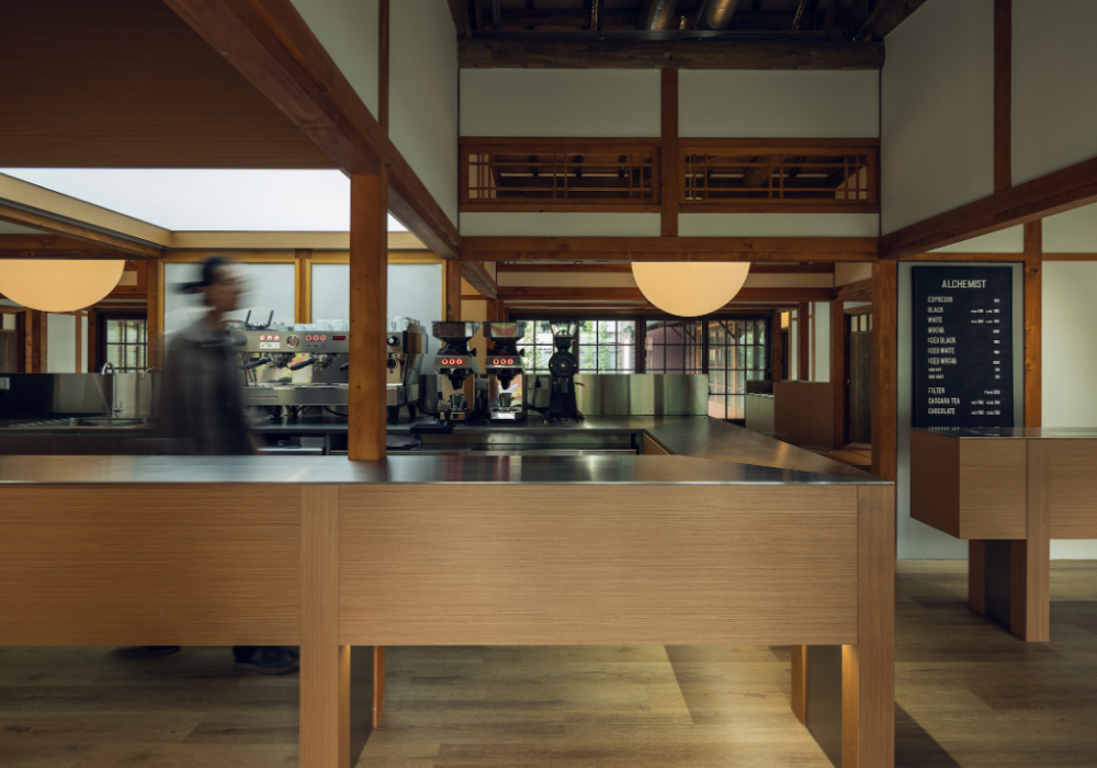 台北城市一隅的新光景：新舊風情交融，Alchemist 台北大安旗艦店進駐老日式官舍群