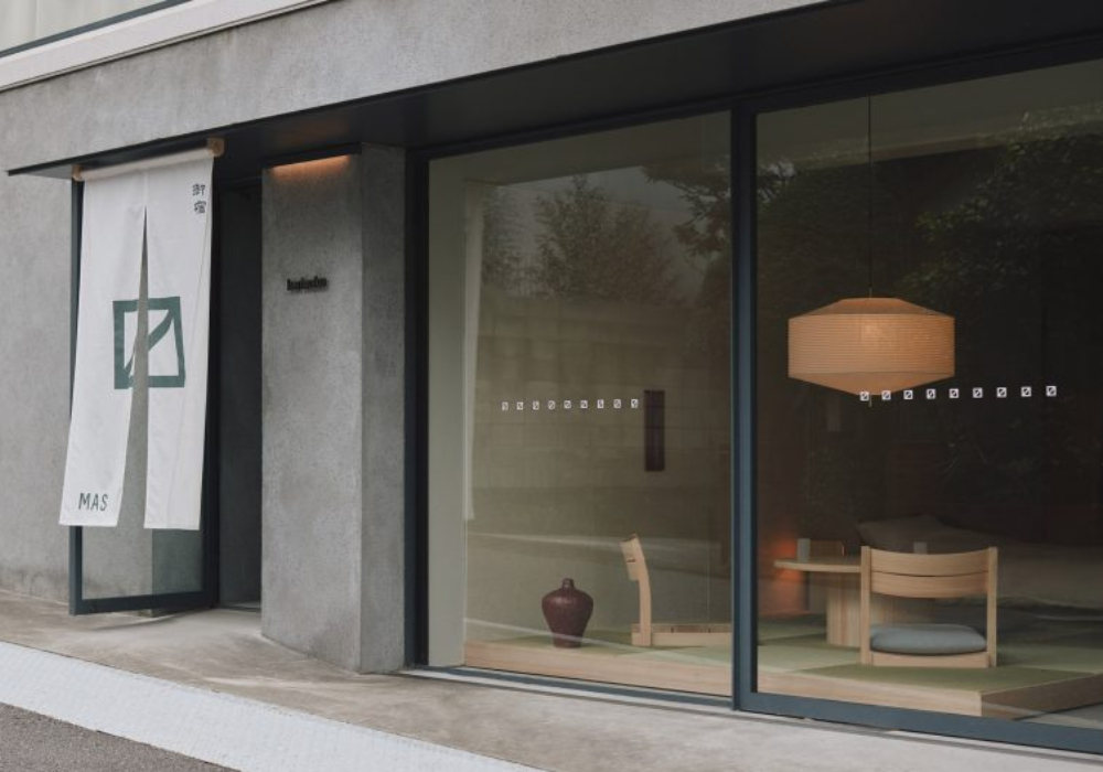 走進家具展間，卻像住進日本旅館：Karimoku 用木家具、和紙與香氣打造「御宿 MAS」