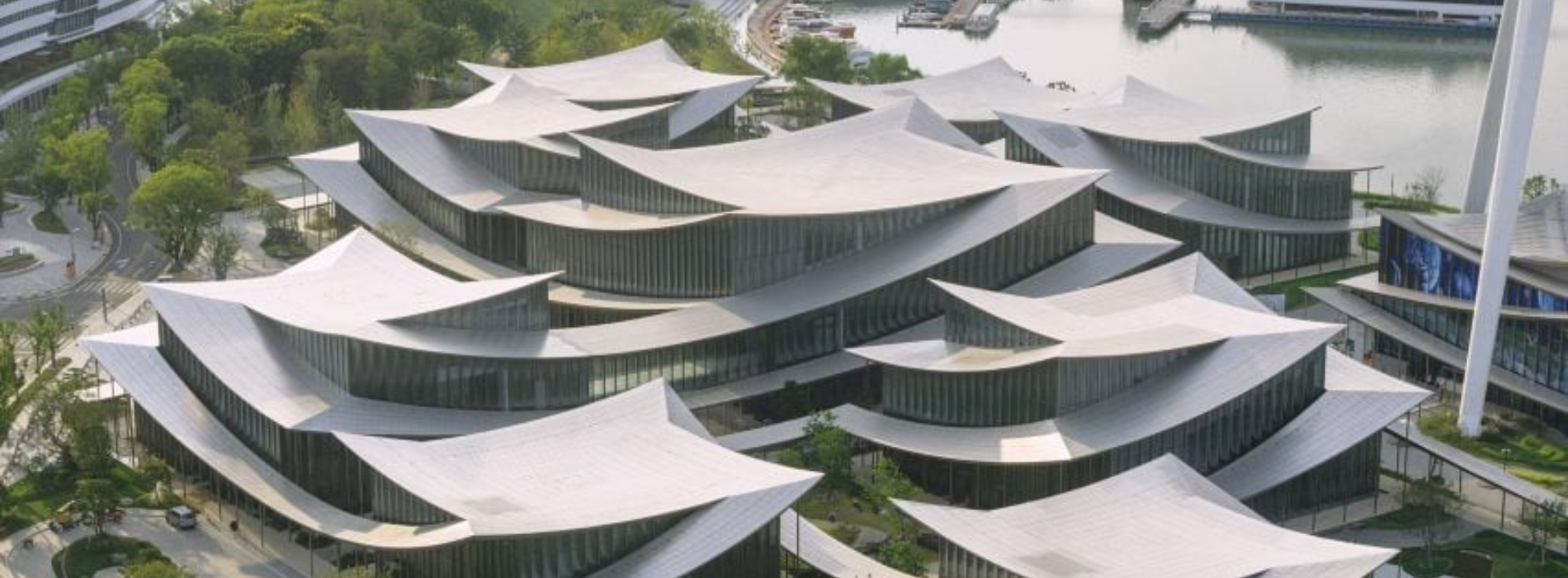 丹麥 BIG 設計：以「廊」為靈感核心的蘇州當代美術館，宛如從金雞湖畔長出的當代園林